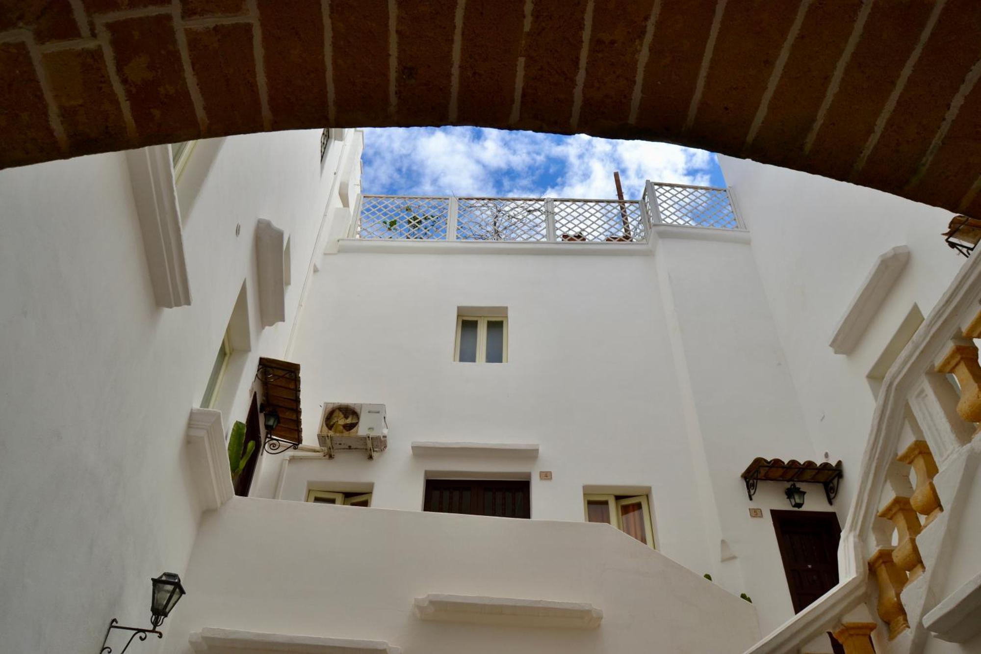 Kallistos Suites & Apartments Gallipoli Buitenkant foto